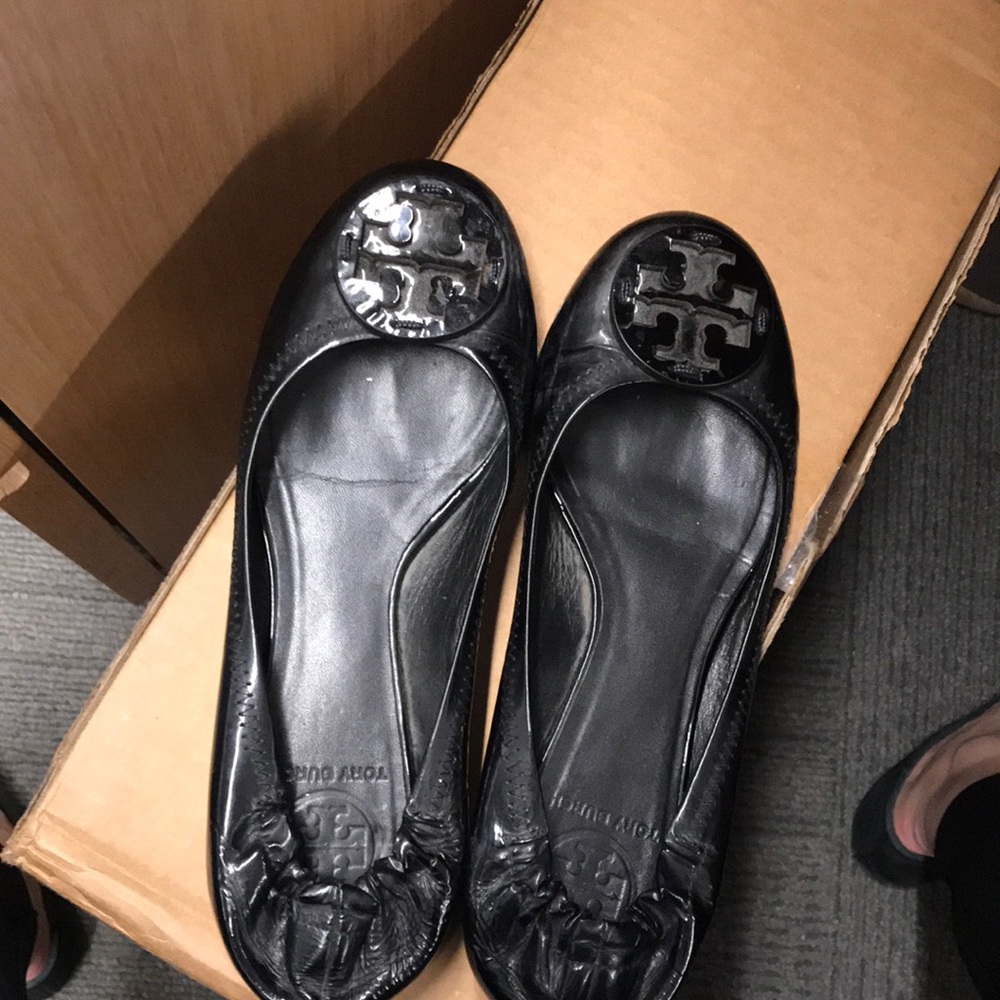 Black patent leather flats